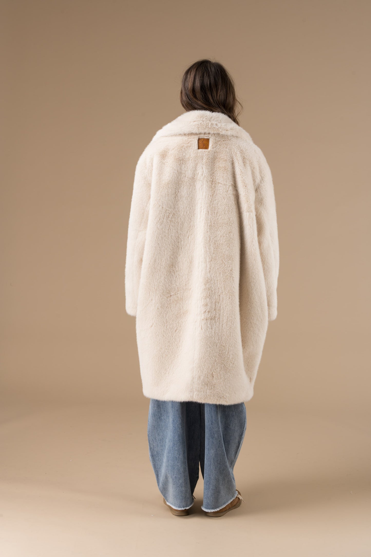 Manteau Sveltana en fausse fourrure