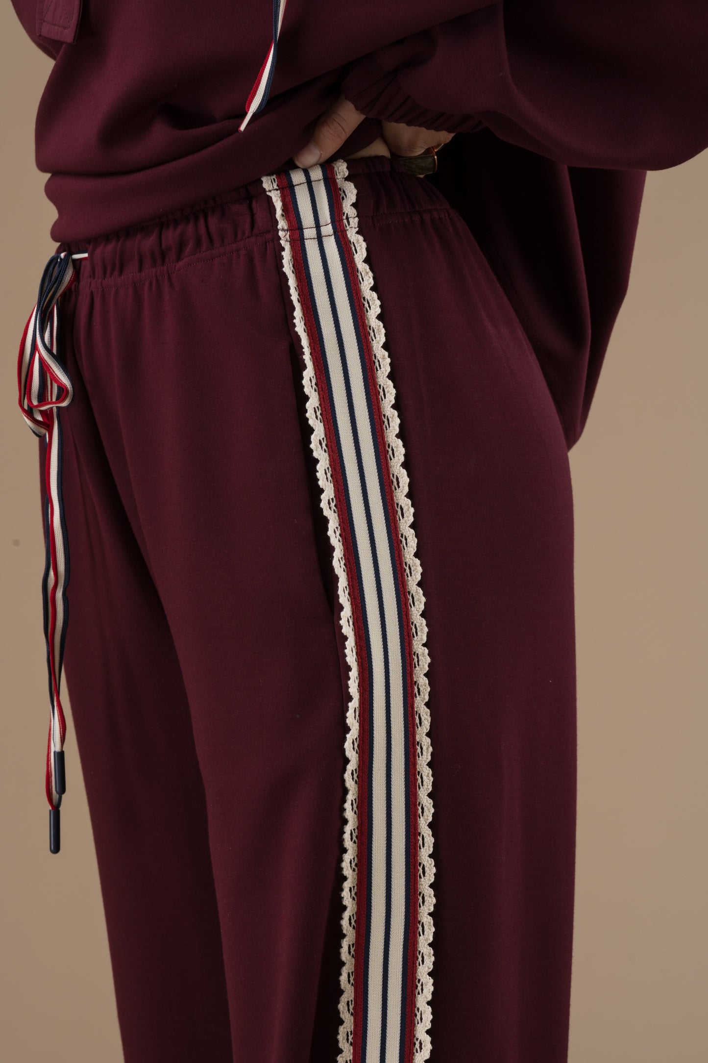 Pantalon Fran à bandes et ruban tricolore