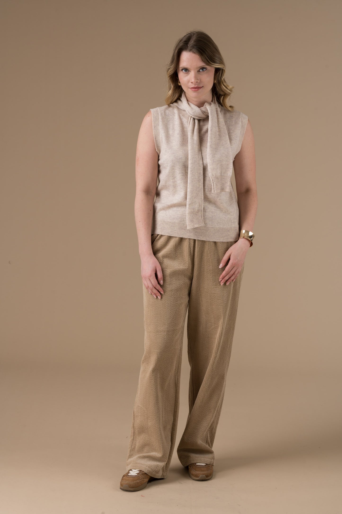 Pull Domitille sans manches et col montant