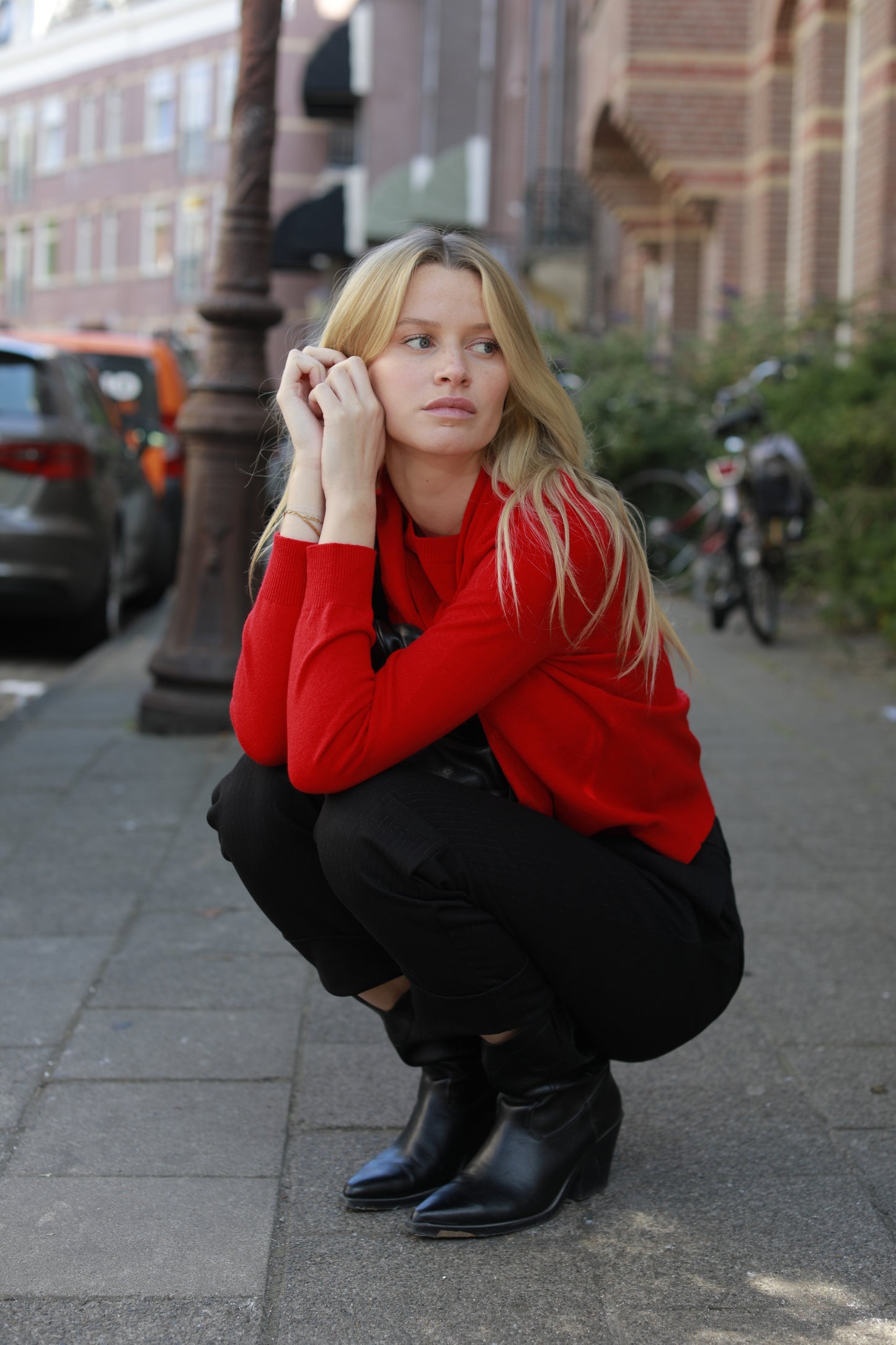 Pantalon Zoe à fines rayures raffinées