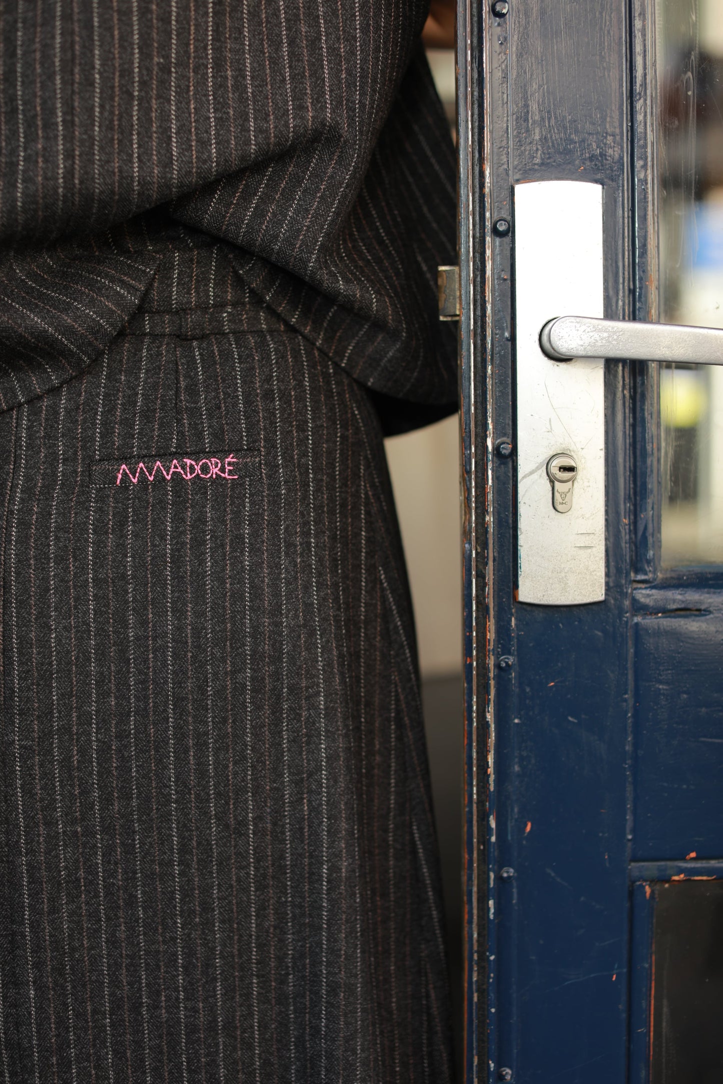 Jupe Camelia midi portefeuille à fines rayures