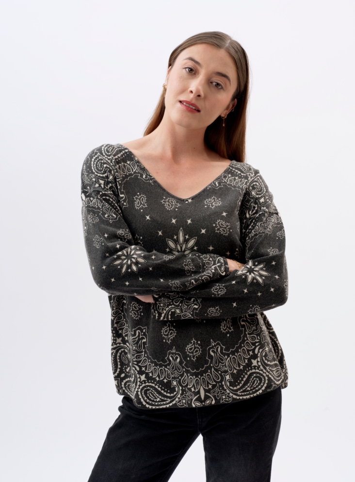 Esme l'Adoree black sweater