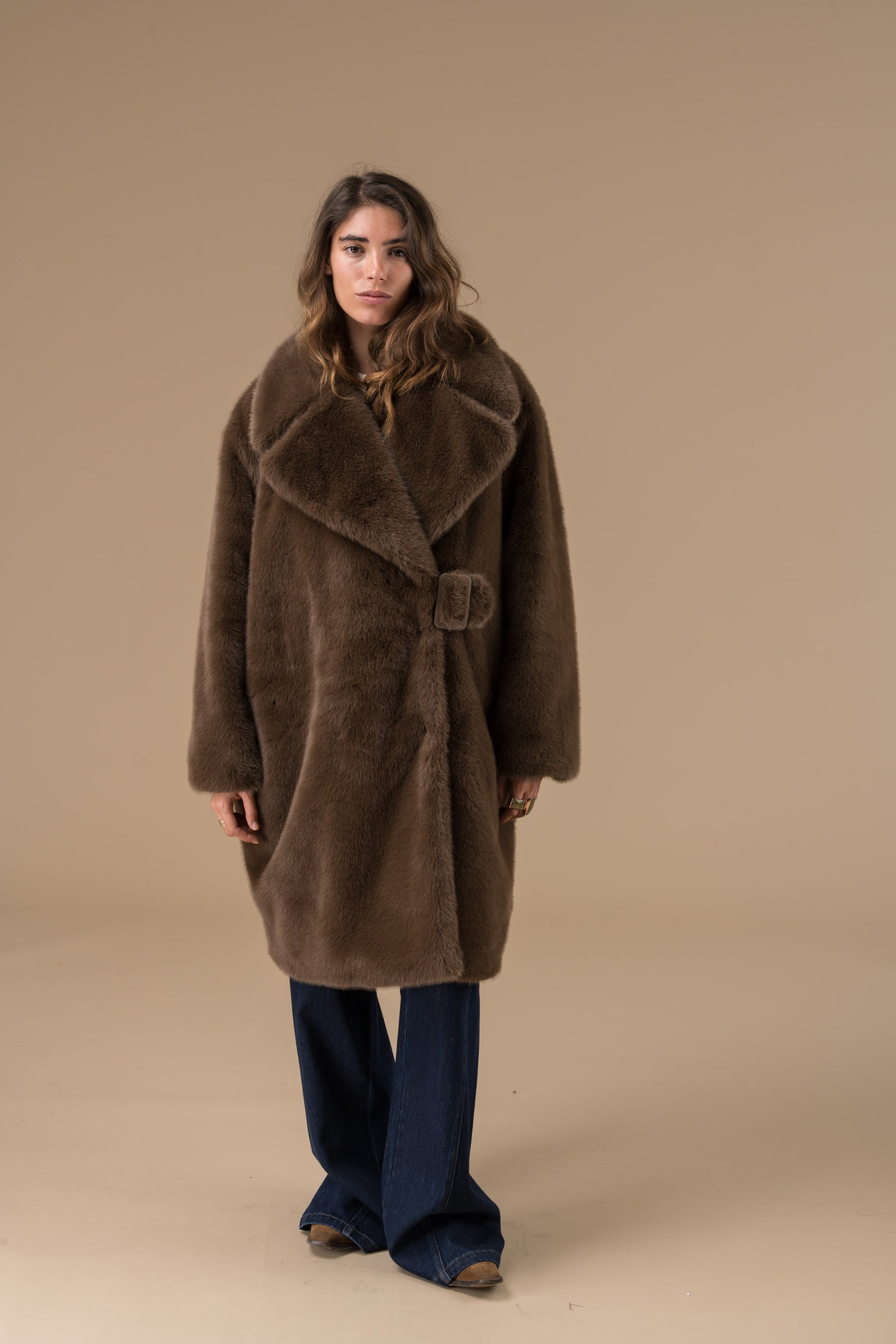 Manteau Sveltana en fausse fourrure
