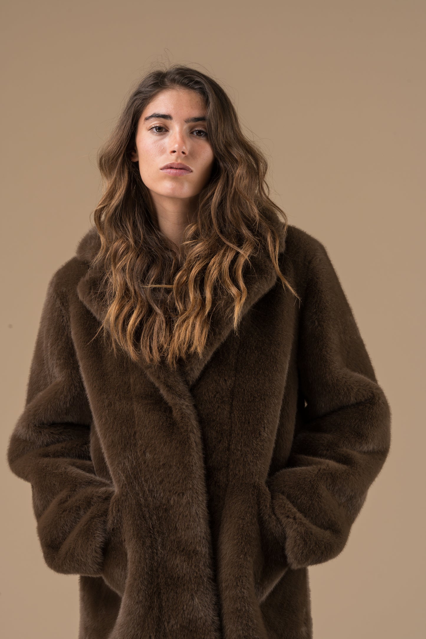 Manteau Tatiana Marine fourrure et col tailleur