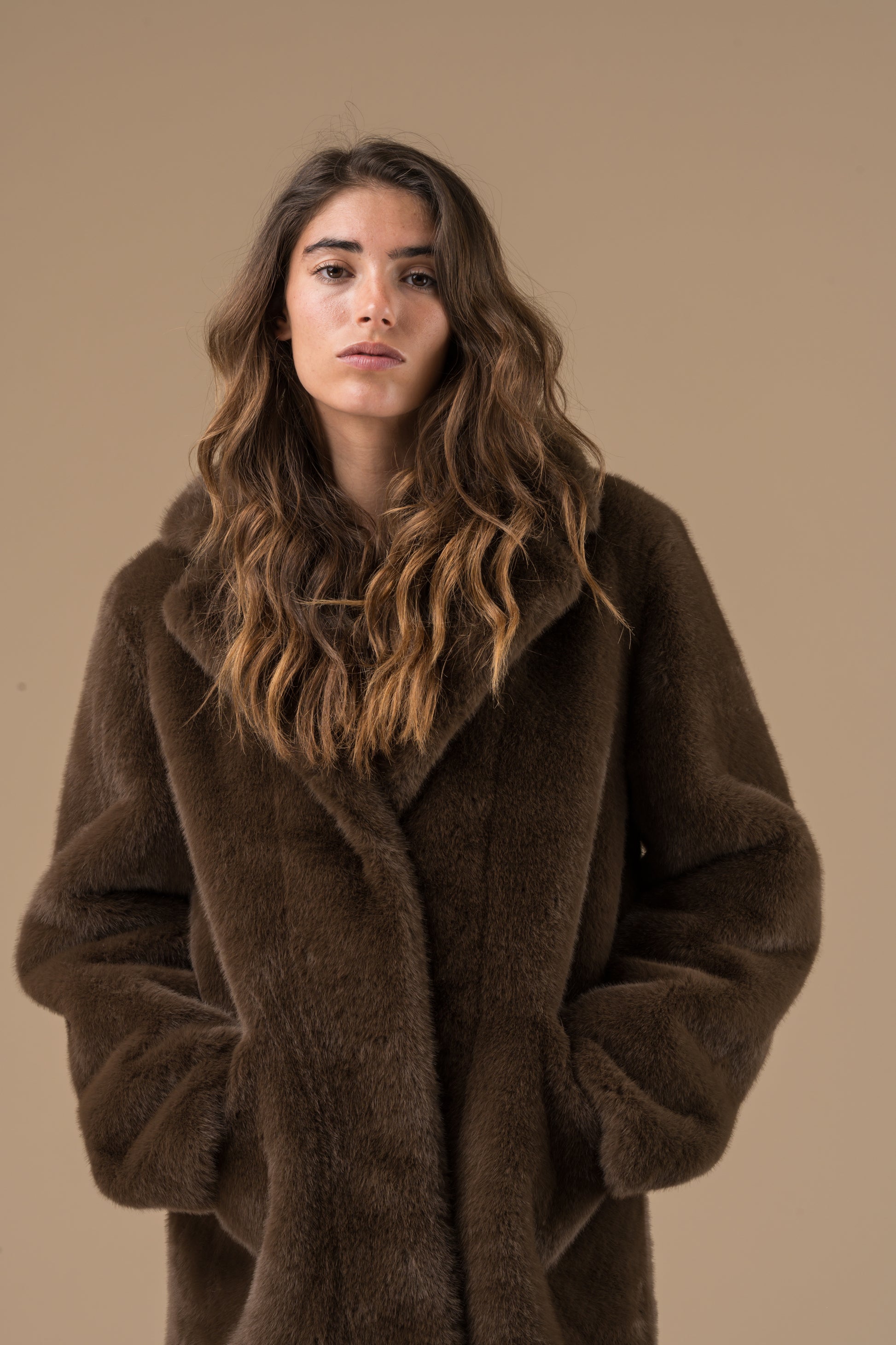 Manteau Tatiana Marine fourrure et col tailleur