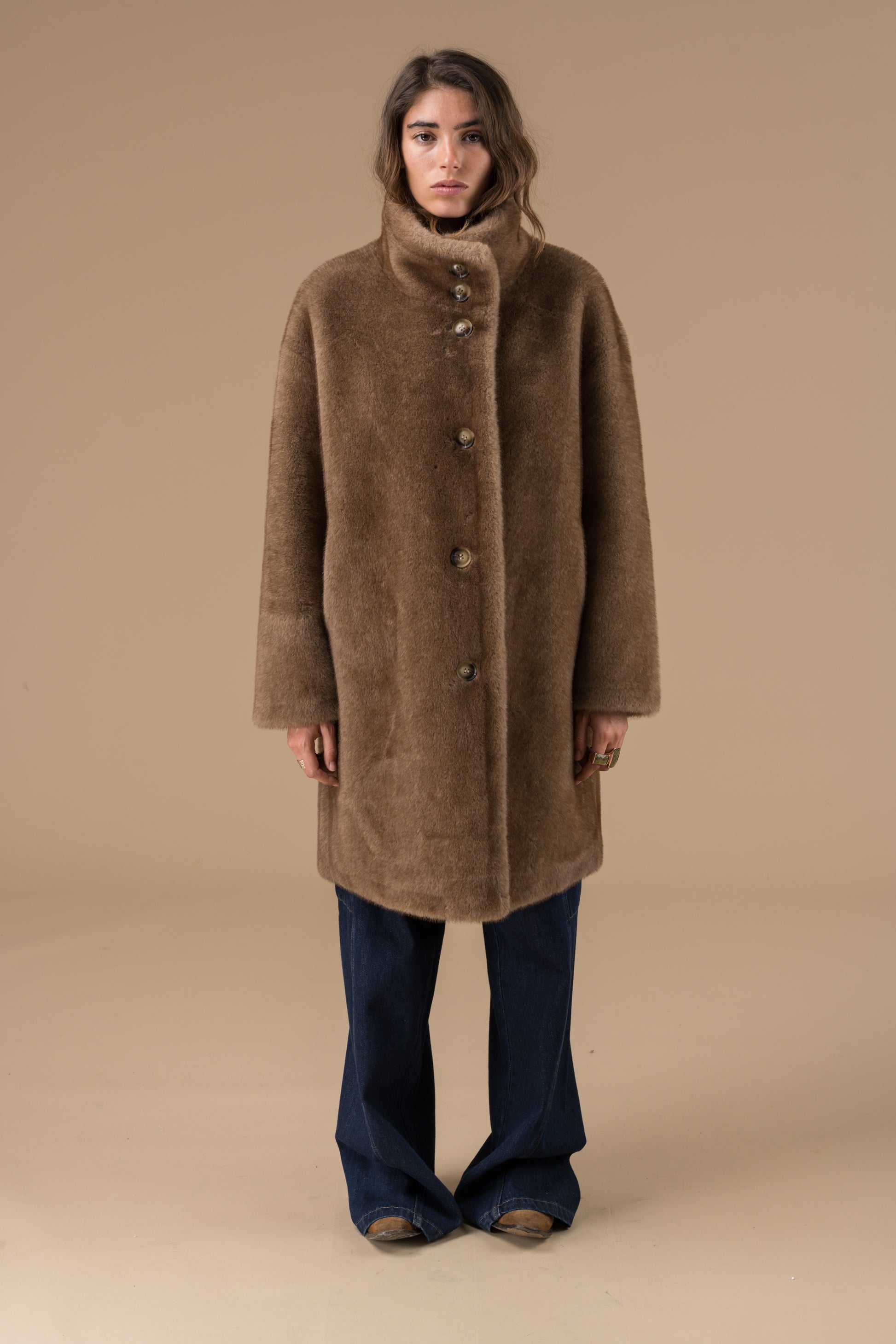 manteau long Véra en fausse fourrure douce