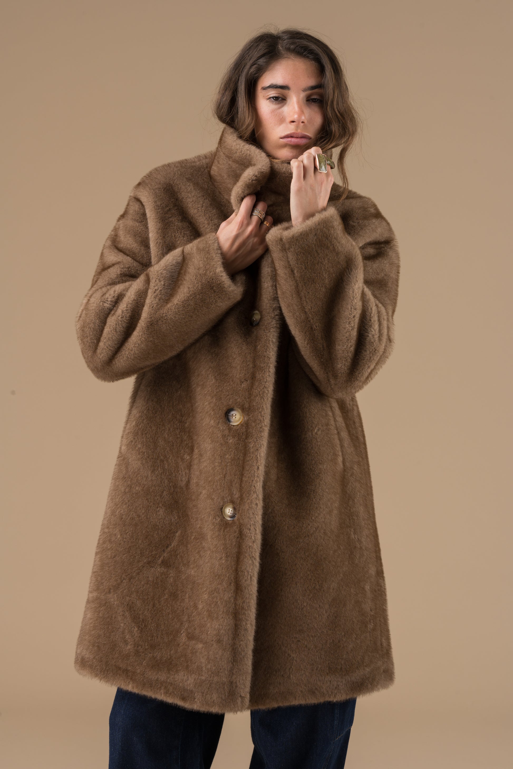 manteau long Véra en fausse fourrure douce