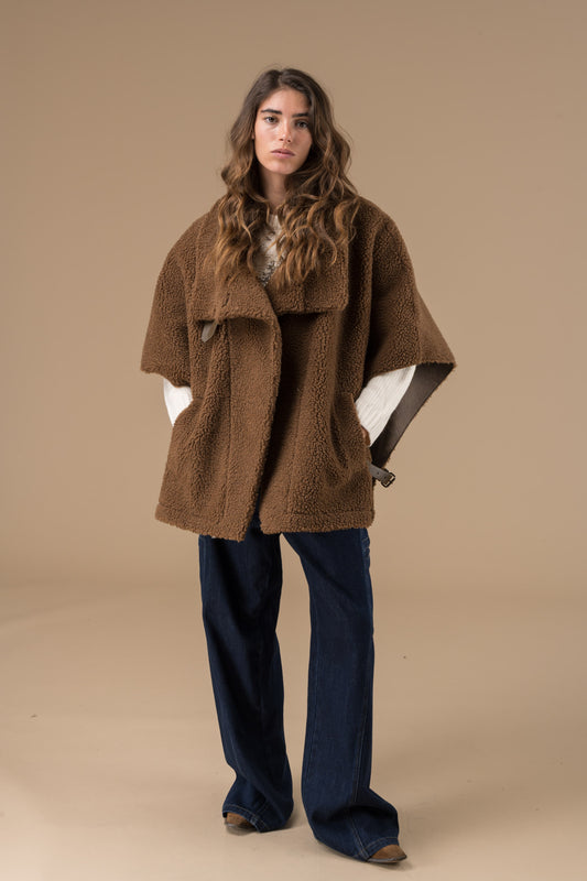 Manteau Olga fausse fourrure en mouton retourné