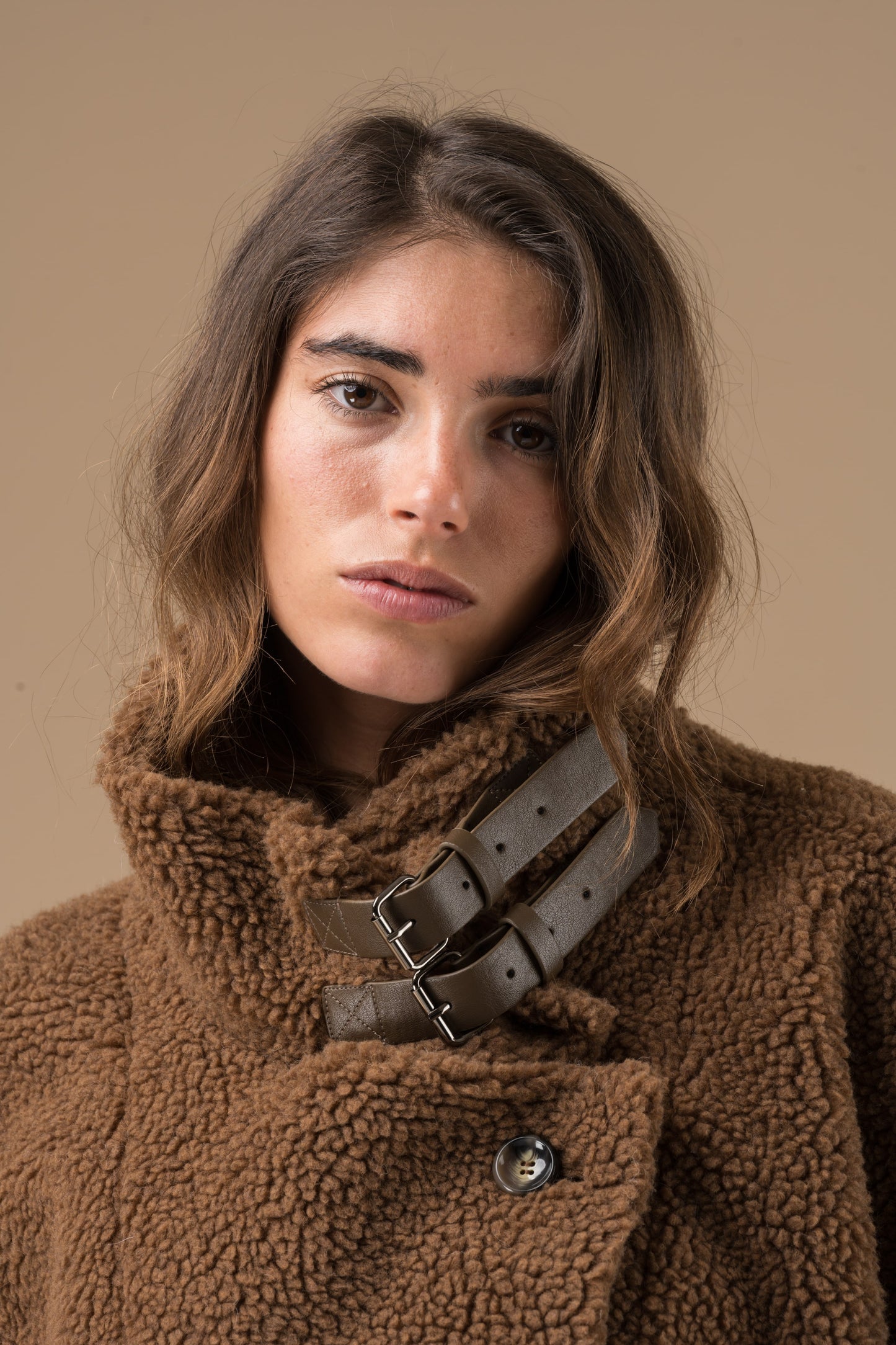 Manteau Olga fausse fourrure en mouton retourné