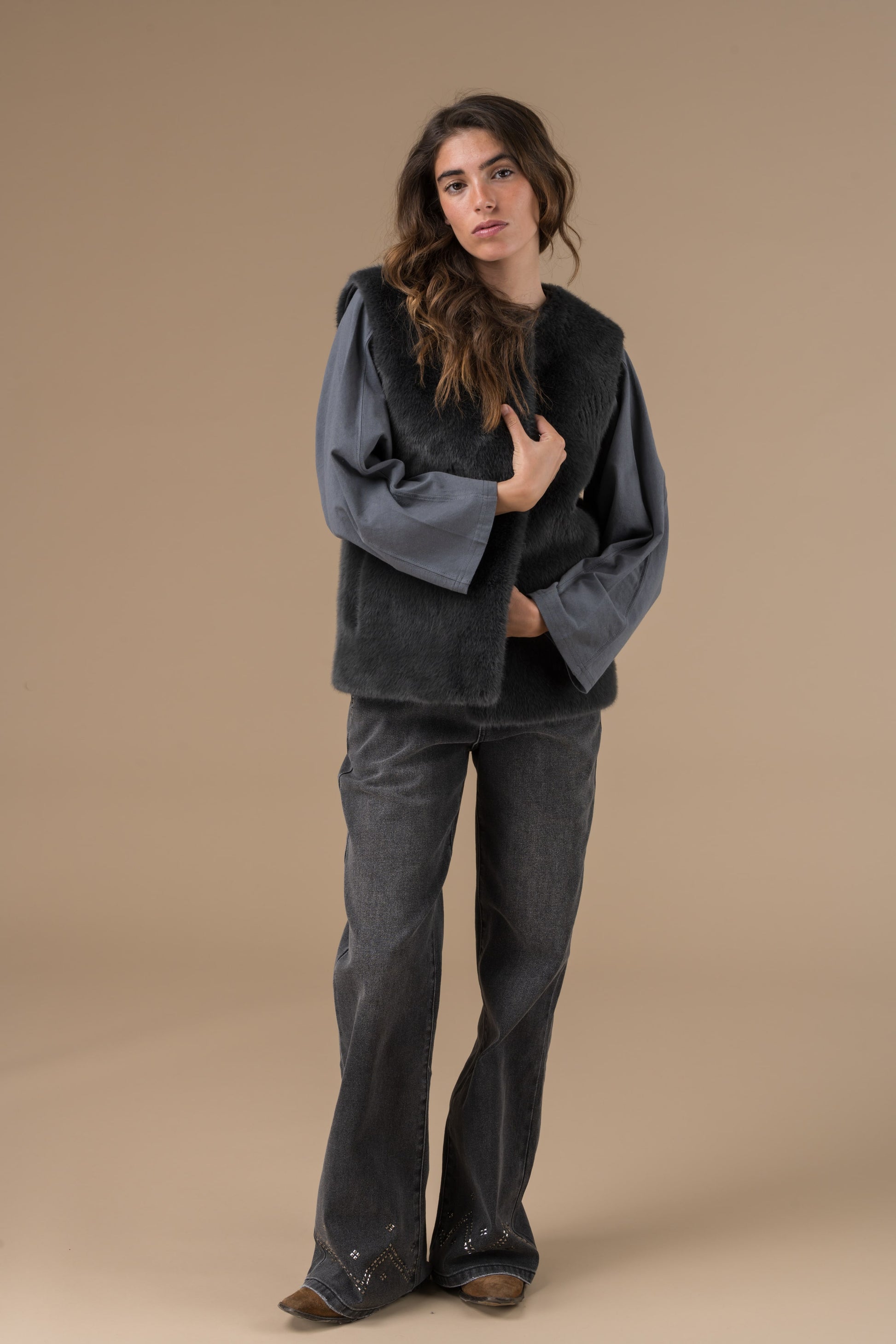 Pantalon Penny noir coupe droite avec détails cloutés