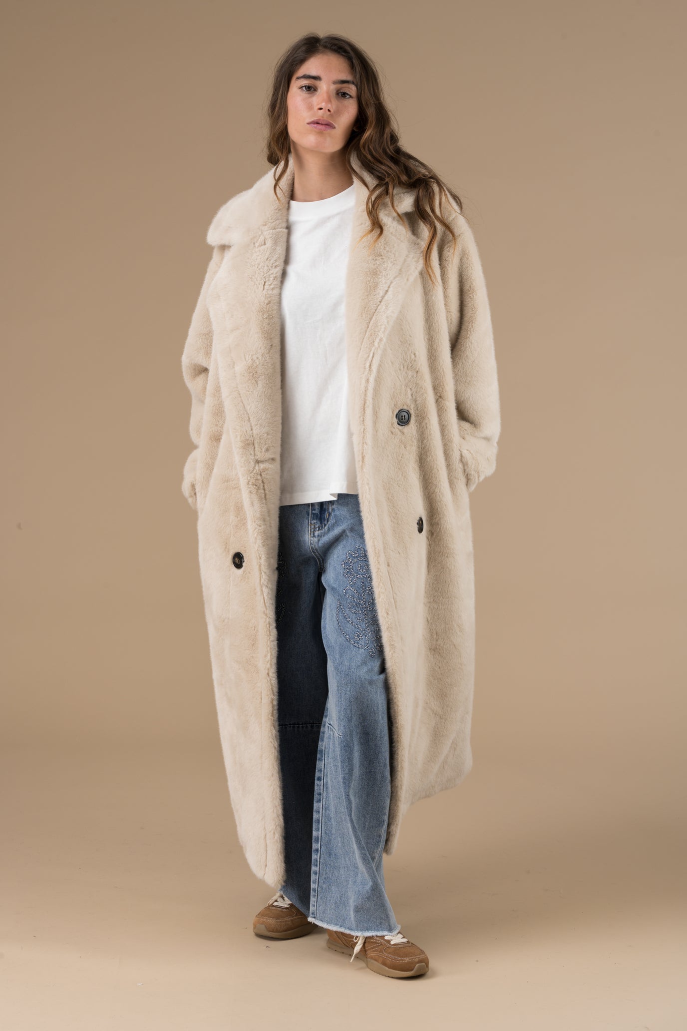 Manteau long Laouni en fausse fourrure