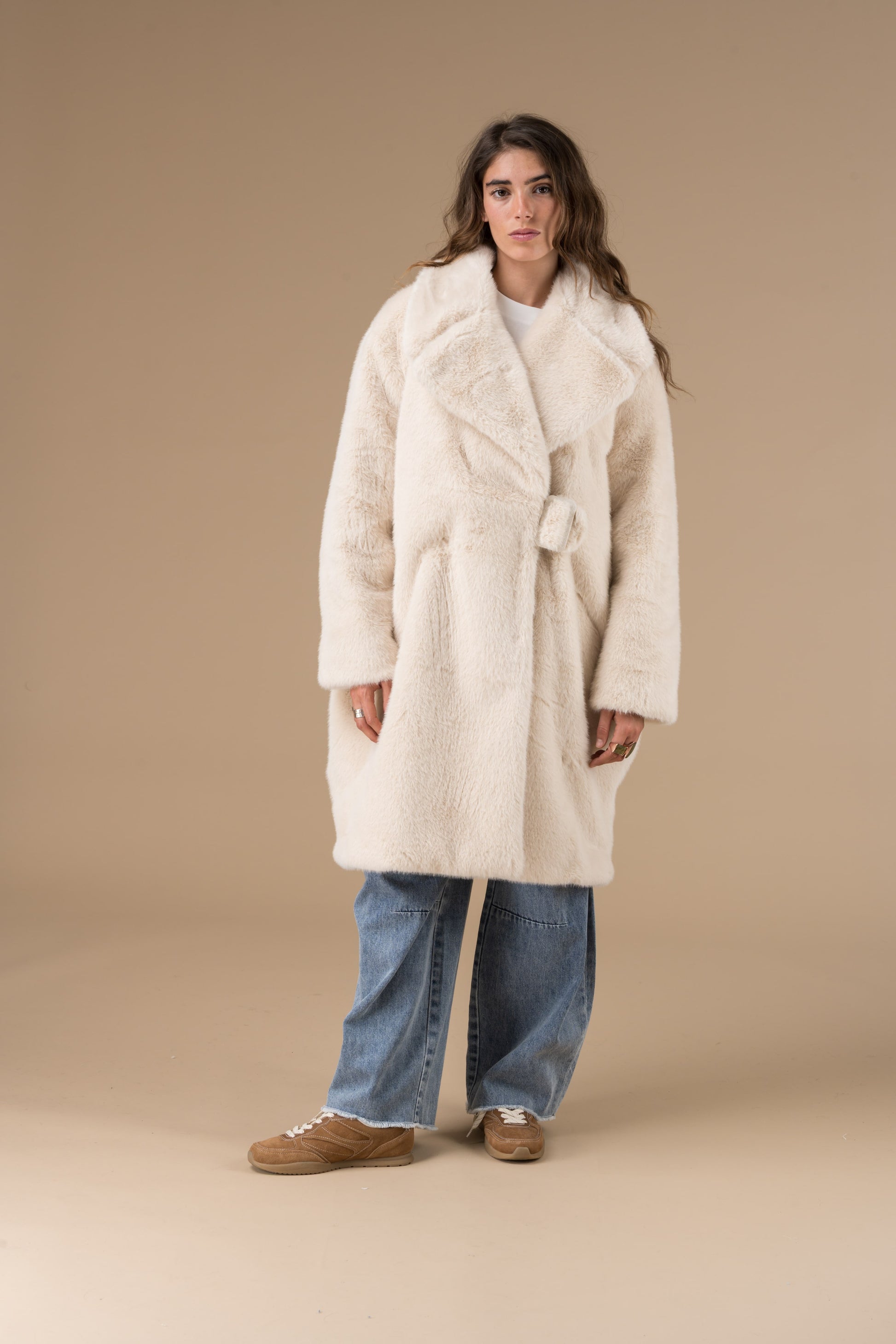 Manteau Sveltana en fausse fourrure