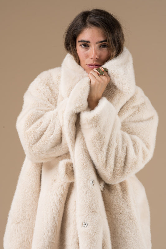 Manteau Sveltana en fausse fourrure