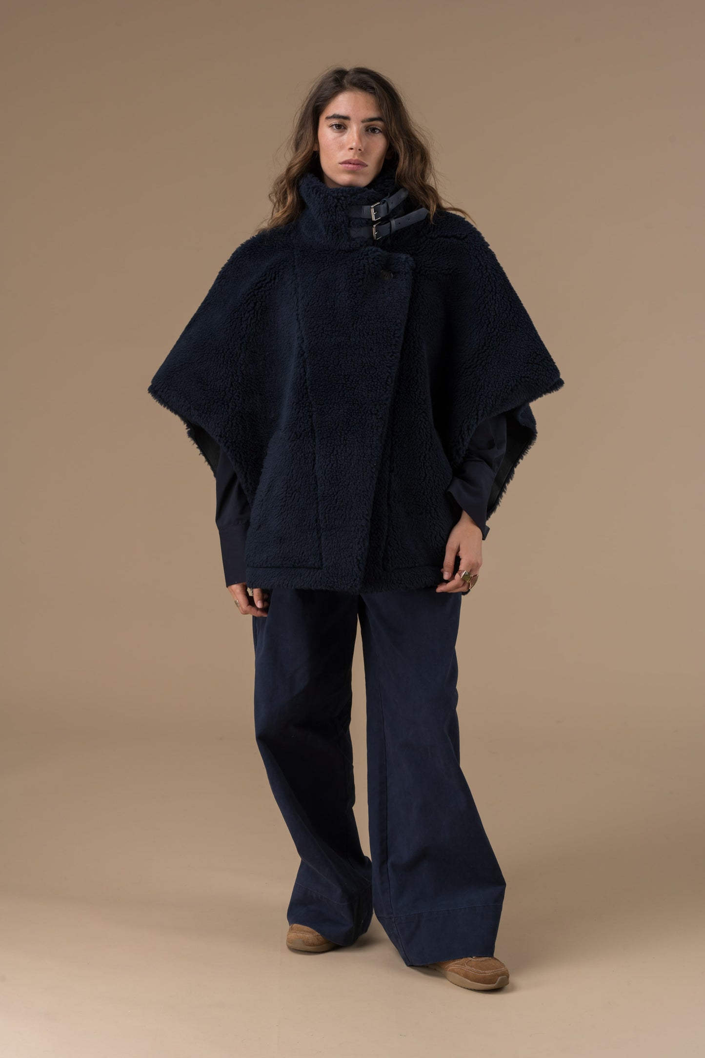 Manteau Olga fausse fourrure en mouton retourné