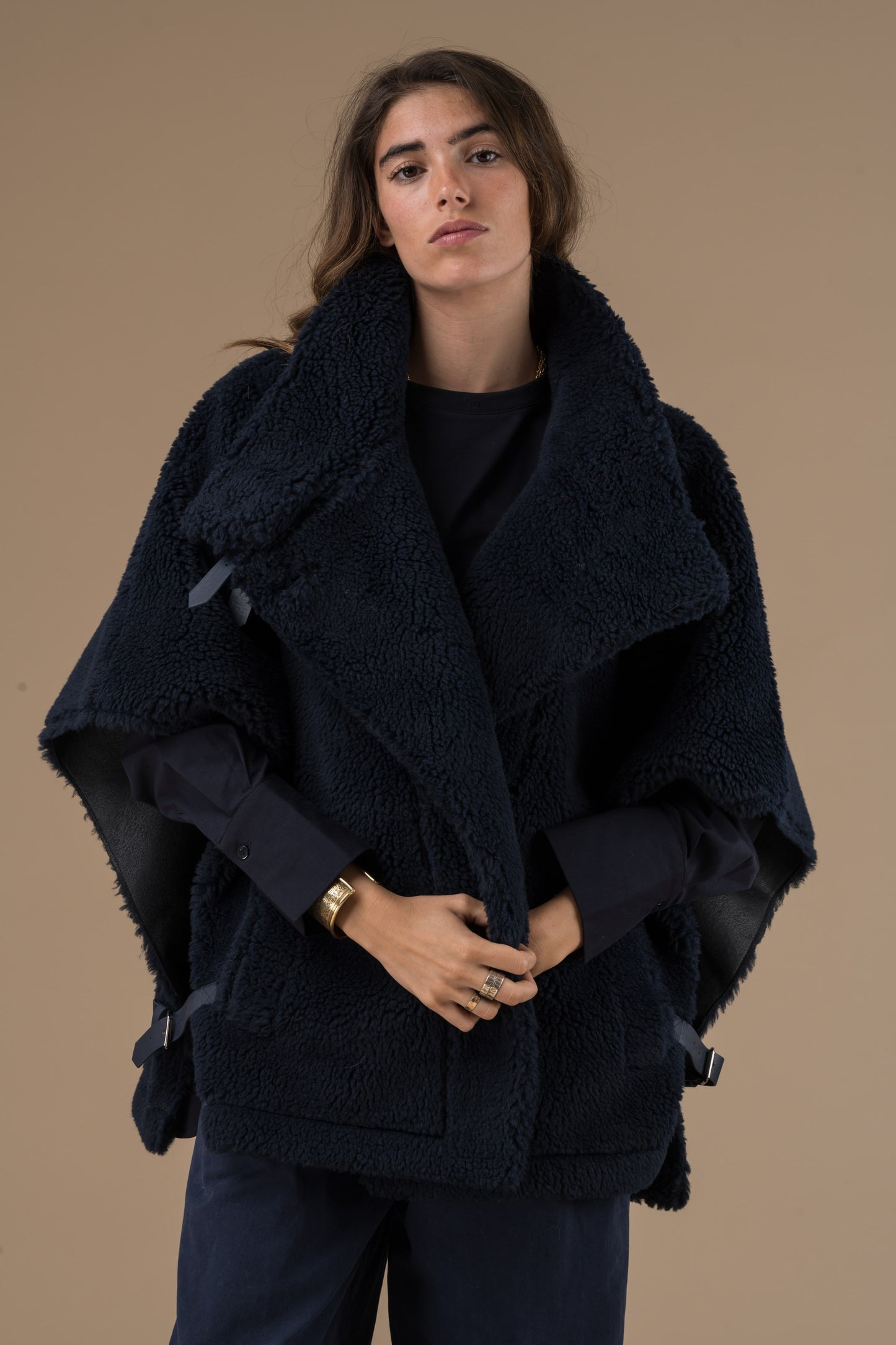 Manteau Olga fausse fourrure en mouton retourné