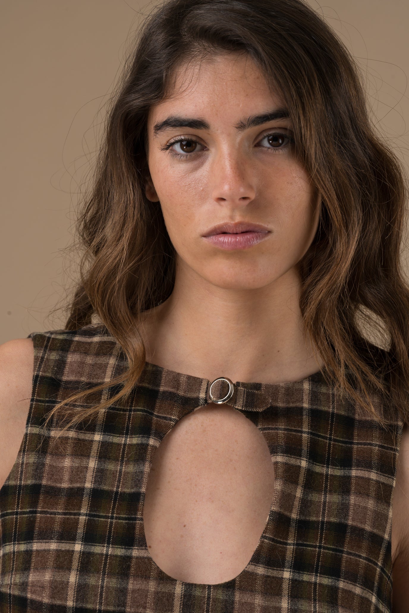 Robe Ashley courte sans manches détail mousse