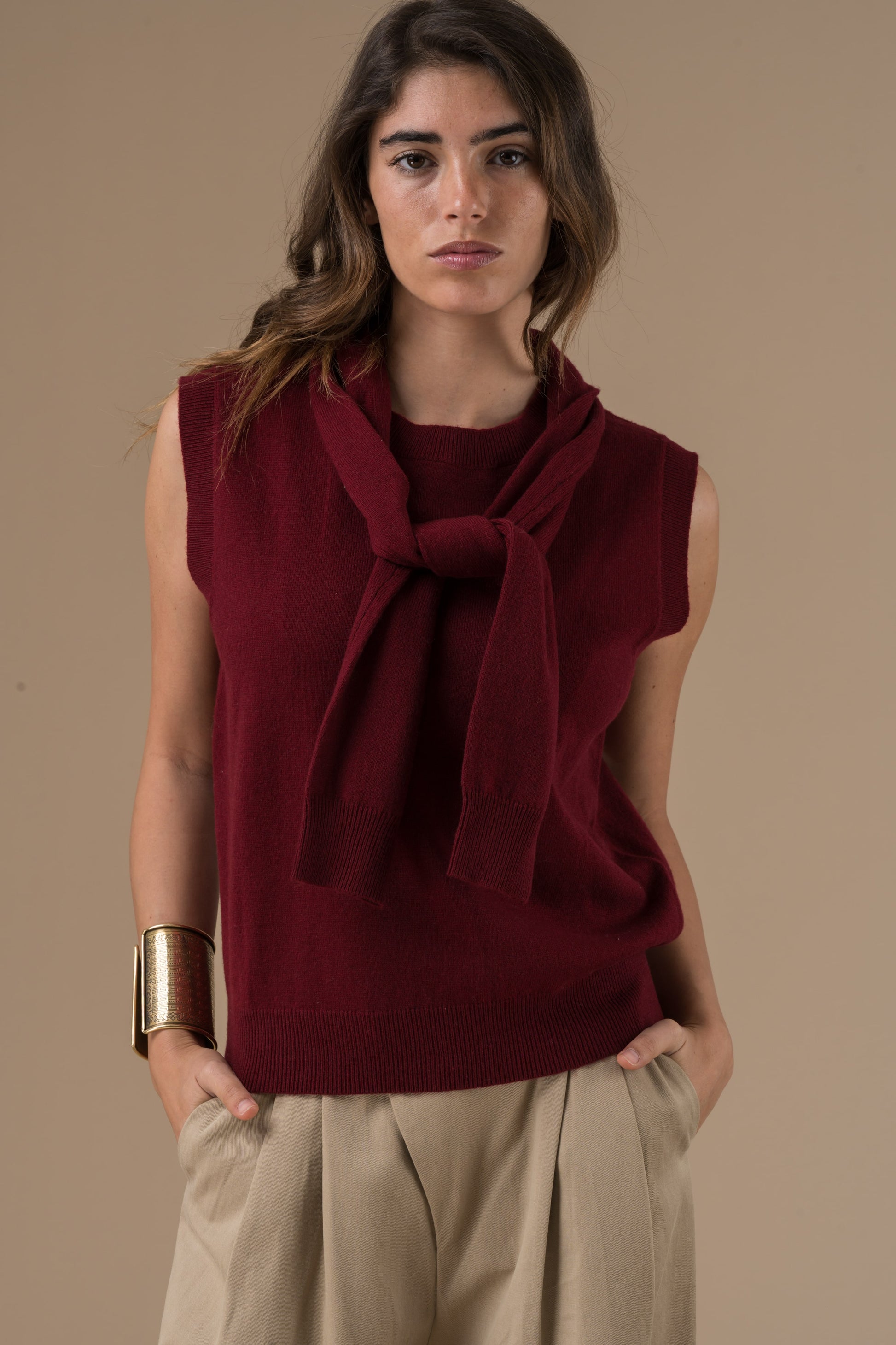 Pull Domitille sans manches et col montant
