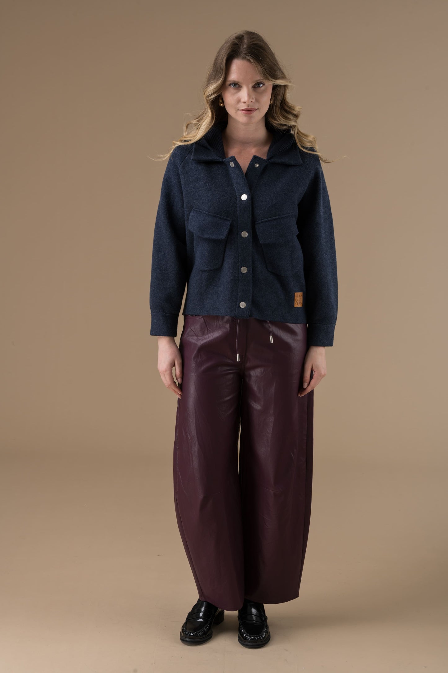 Veste Nerina courte avec capuche amovible