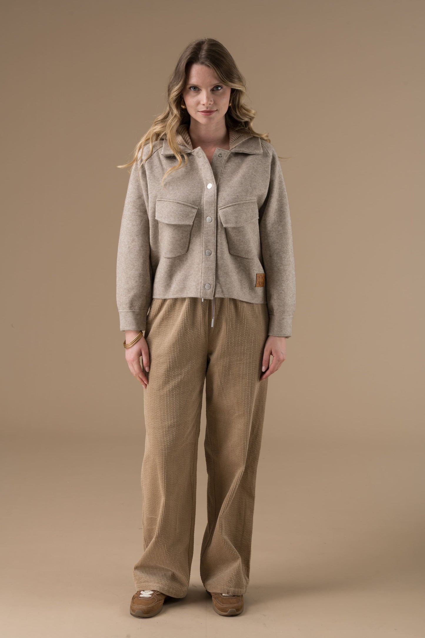 Veste Nerina courte avec capuche amovible