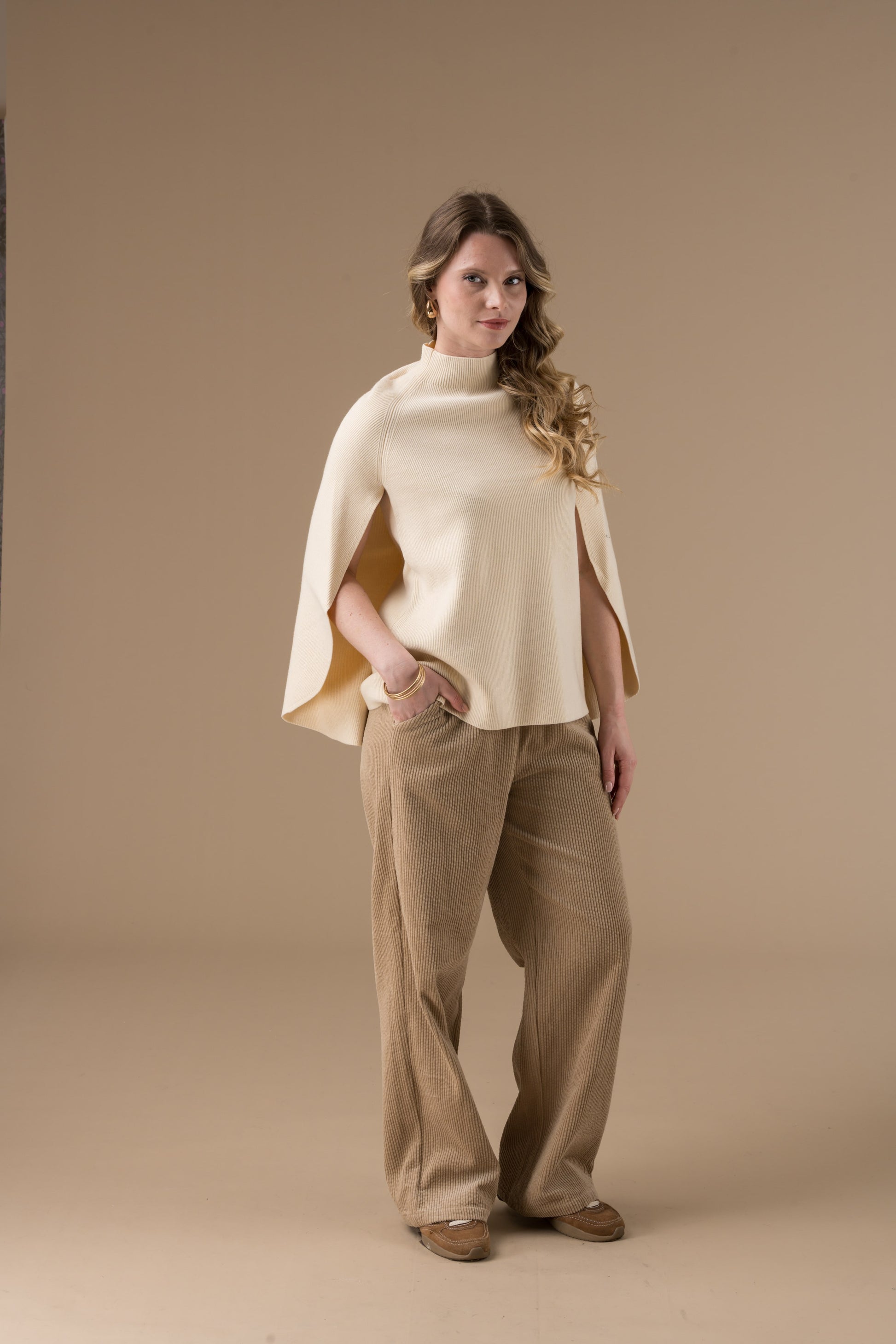 Pantalon Meredith droit en velours côtelé