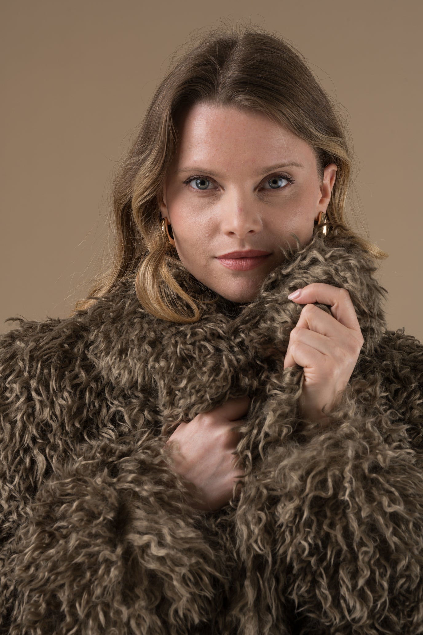 Manteau Aliana effet fourrure bouclée