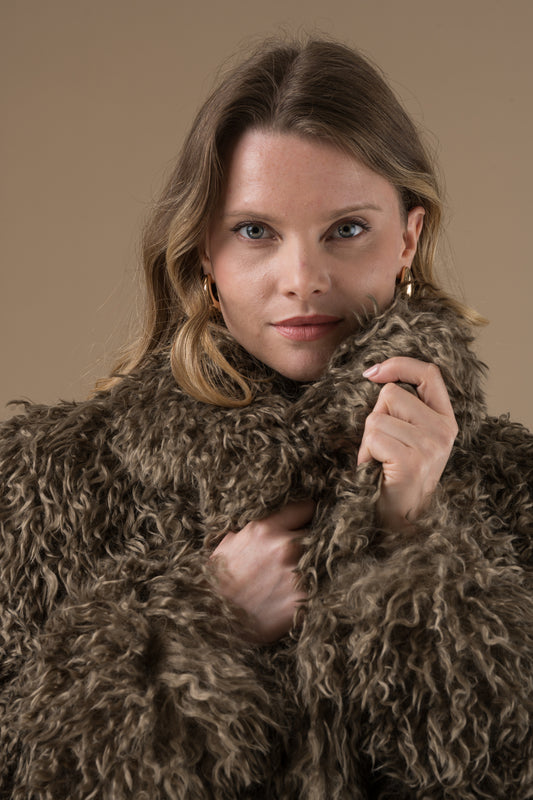 Manteau Aliana effet fourrure bouclée