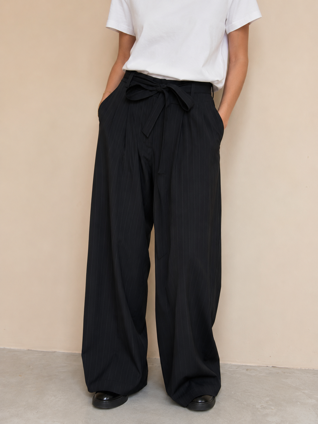 Pantalon à rayures fines large & fluide palazzo Myriam - Noir