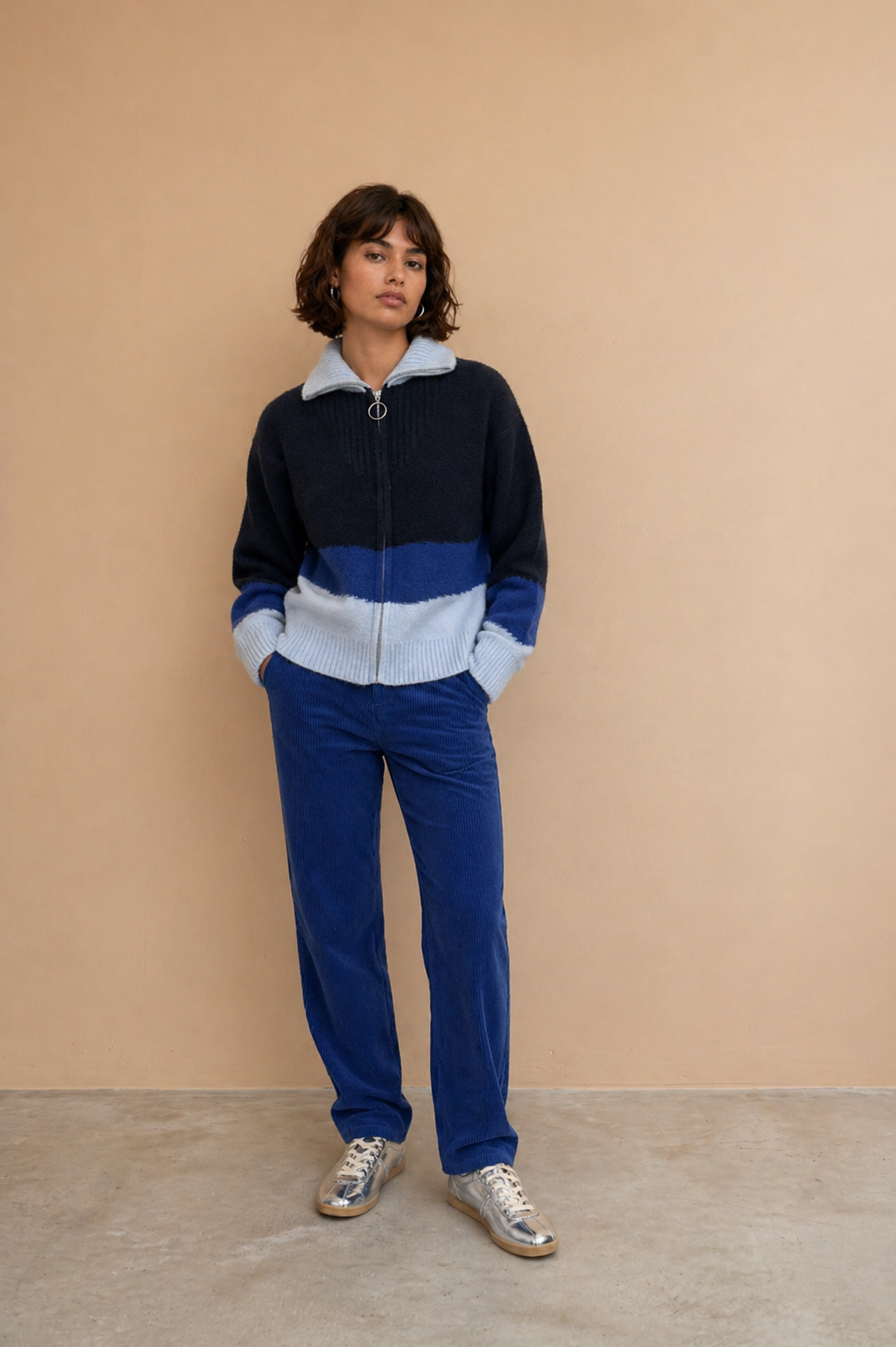 Pantalon droit en velours côtelé Raquel - Électrique