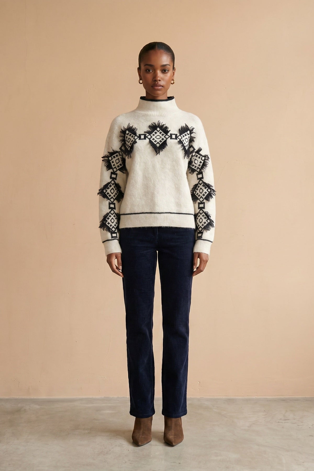 Pull col montant à motifs géométriques noirs Aurea - Écru