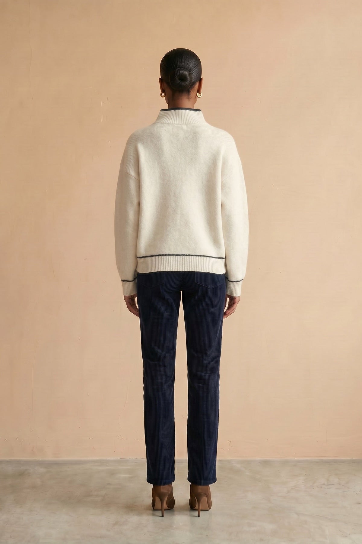 Pull col montant à motifs géométriques noirs Aurea - Écru