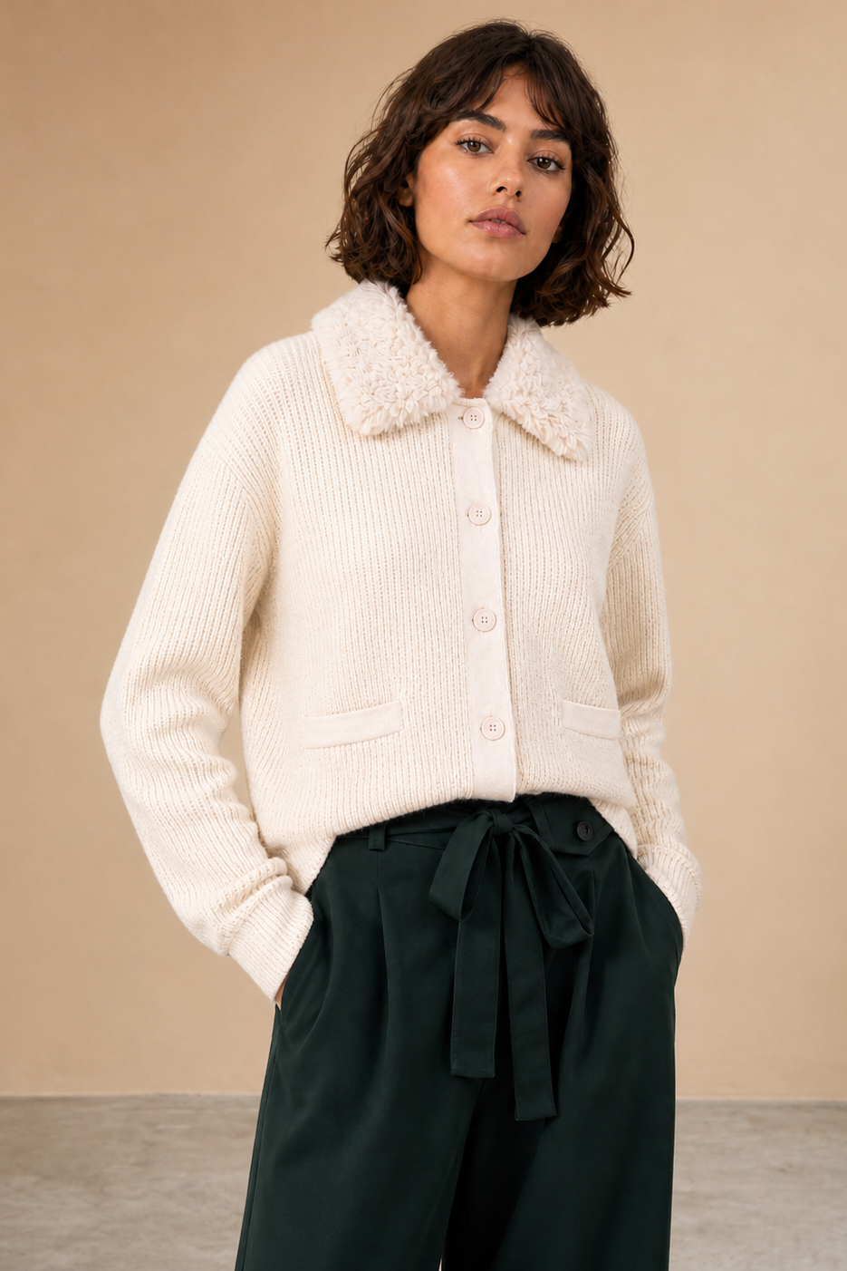 Cardigan en maille à col effet fourrure Benji - Écru