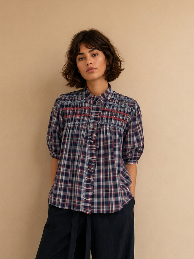 Top Smocked à carreaux bleus et rouges
