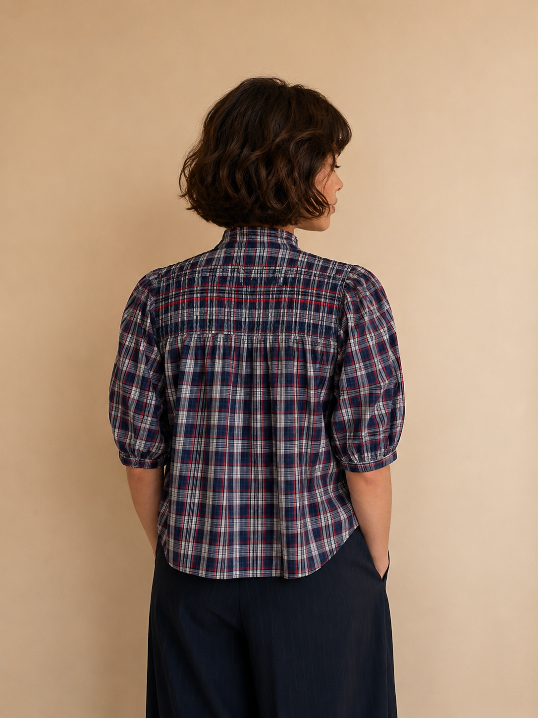 Top Smocked à carreaux bleus et rouges