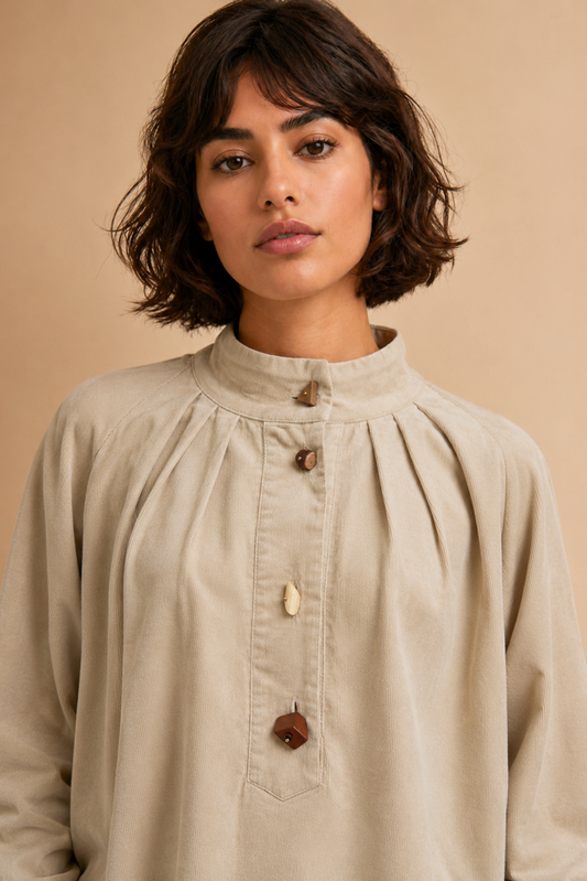 Blouse avec des boutons fantaisie Vicky - Beige
